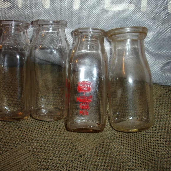 Bundle of 4 Vintage Half Pint Clear Glass Bottles No Lid - Meadow Gold Milk Plus - Picture 11 of 11
